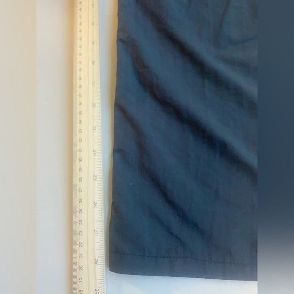 Mountain Hardwear Women’s‎ Hiking Pants Size 12/44 Nylon Outdoor Lightweight - Picture 6 of 12